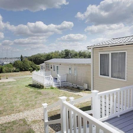 Mercury Yacht Harbour And Holiday Park Lower Swanwick Экстерьер фото