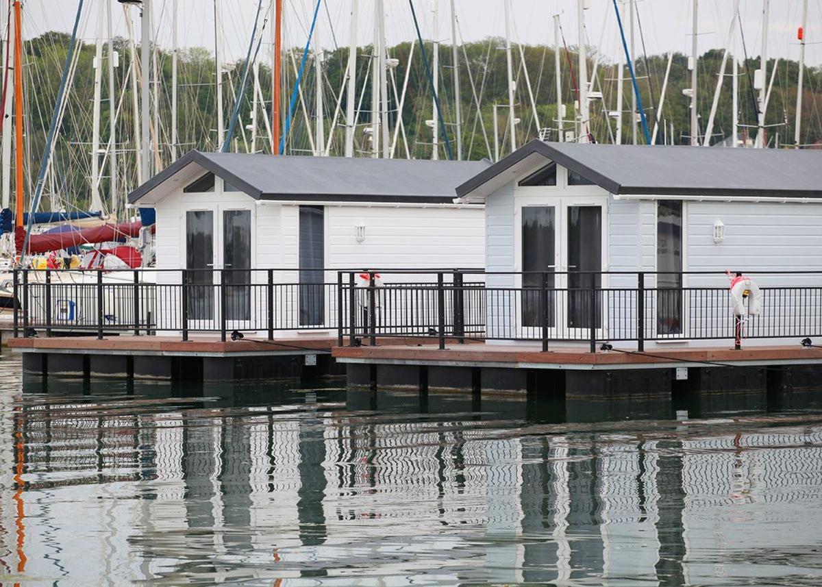 Mercury Yacht Harbour And Holiday Park Lower Swanwick Экстерьер фото